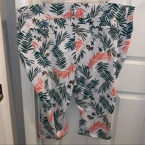 White floral 4x Capri & short set